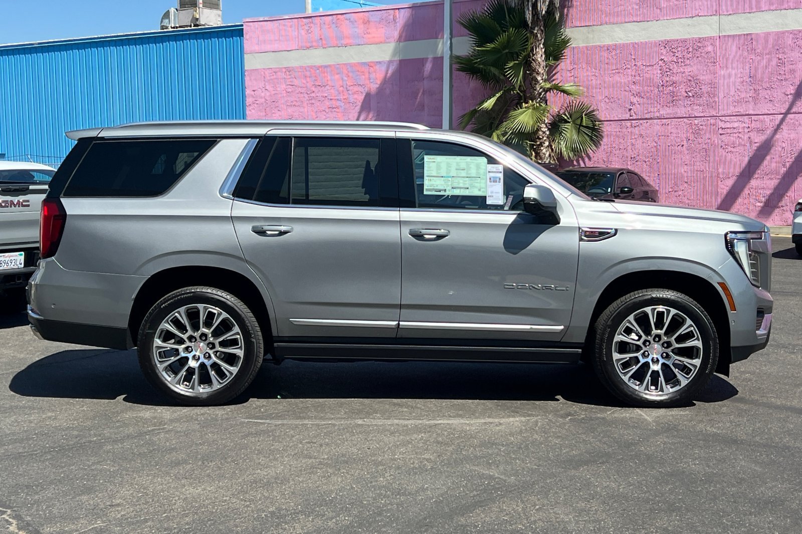 New 2026 GMC Yukon Denali w/ Denali Reserve Package AWD/4WD image 3