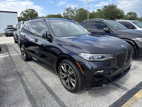 Used 2022 BMW X7 M50i AWD/4WD image 3