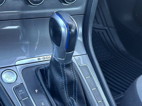 Used 2016 Volkswagen e-Golf SE w/ DC Fast Charging Package image 24