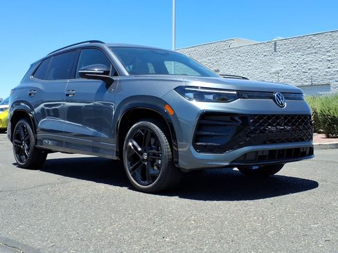 New 2026 Volkswagen Tiguan SE R-Line AWD/4WD image 1