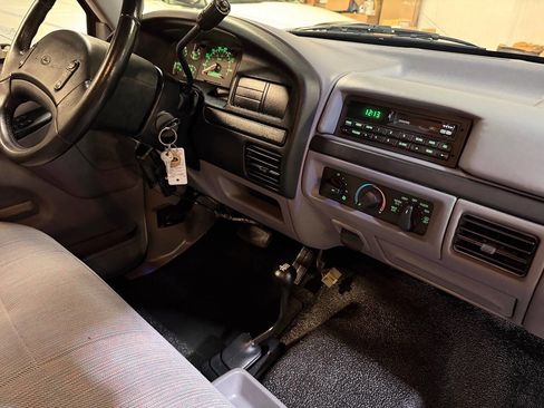 Used 1997 Ford F250 4x4 Regular Cab Heavy Duty image 19