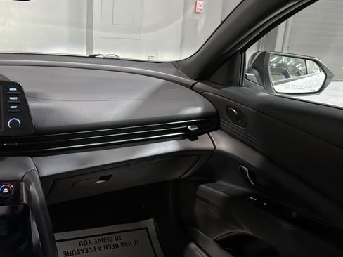 Used 2025 Hyundai Elantra Sport FWD image 23