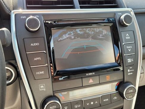 Used 2017 Toyota Camry XLE image 25