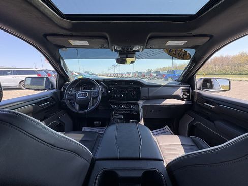 Used 2024 GMC Sierra 1500 AT4X image 21