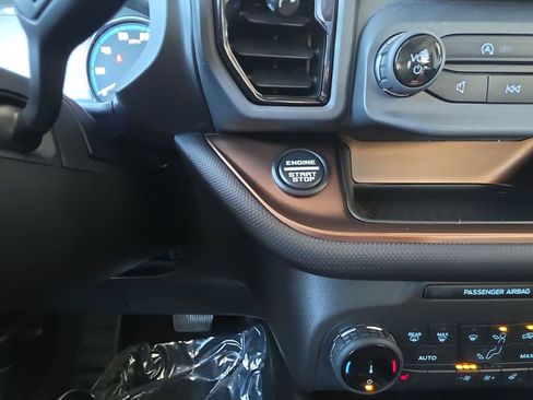 Used 2022 Ford Bronco Sport Outer Banks w/ Tech Package AWD/4WD image 17