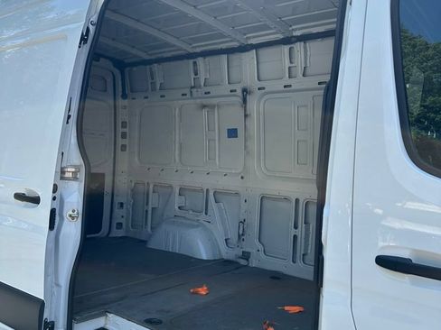 Used 2023 Mercedes-Benz Sprinter 2500 image 25
