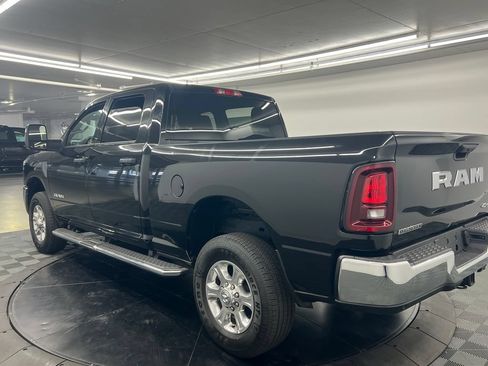 Used 2025 RAM 2500 Big Horn AWD/4WD image 5