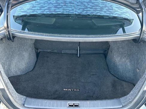 Used 2019 Nissan Sentra SR w/ Exterior Package image 27