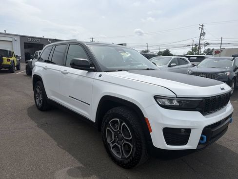 Used 2023 Jeep Grand Cherokee Trailhawk w/ Luxury Tech Group III AWD/4WD image 7