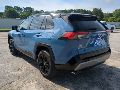 Used 2024 Toyota RAV4 XSE w/ Weather Package AWD/4WD image 5