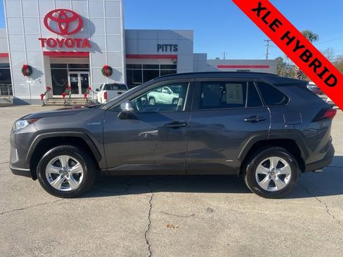 Used 2021 Toyota RAV4 XLE image 8