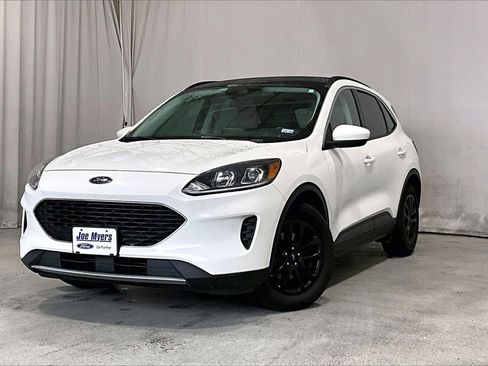 Used 2021 Ford Escape SE w/ Convenience Package image 2