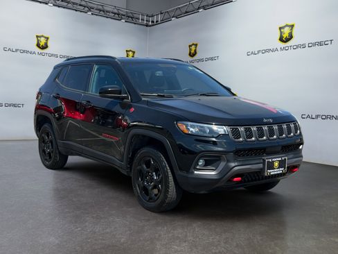 Used 2023 Jeep Compass Trailhawk image 7