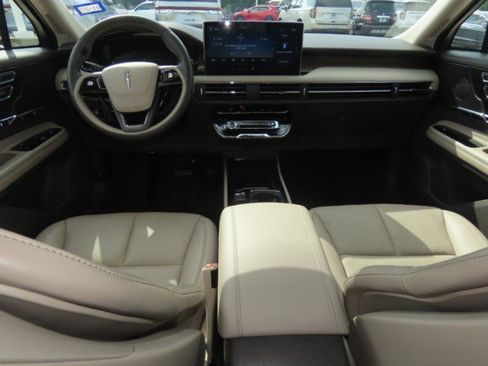 Used 2024 Lincoln Corsair Reserve FWD image 22