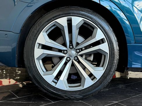 Used 2019 Audi Q8 Prestige AWD/4WD image 32