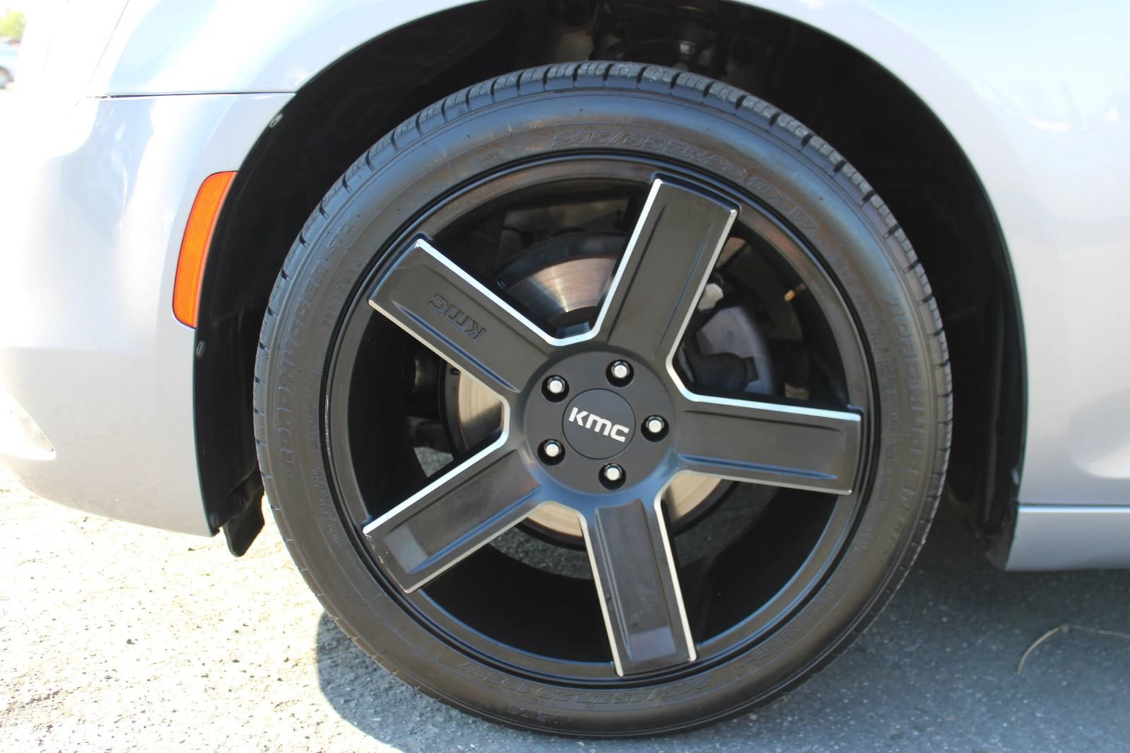 Used 2016 Chrysler 300 C RWD image 6