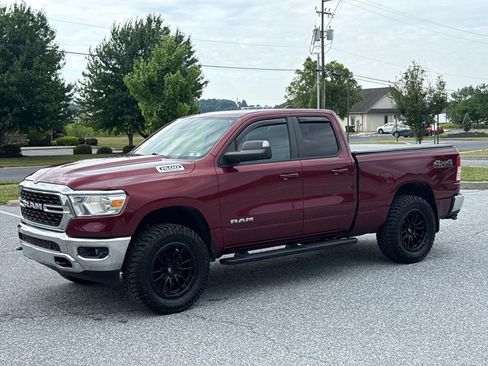 Used 2022 RAM 1500 Big Horn AWD/4WD image 3