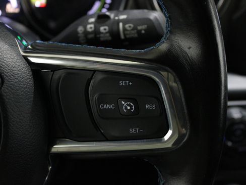 Used 2022 Jeep Wrangler Unlimited Rubicon 4xe w/ Cold Weather Group AWD/4WD image 8