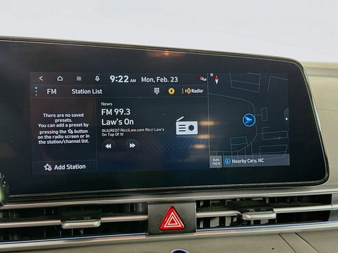 Used 2025 Hyundai Elantra SEL image 21