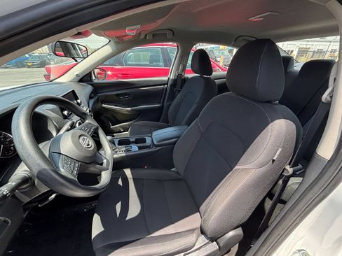 Used 2025 Nissan Sentra S FWD image 27