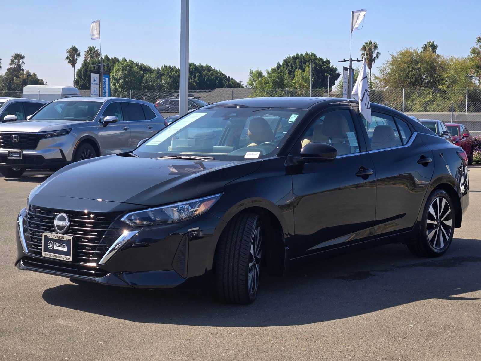 Used 2025 Nissan Sentra SV w/ SV Premium Package FWD image 3
