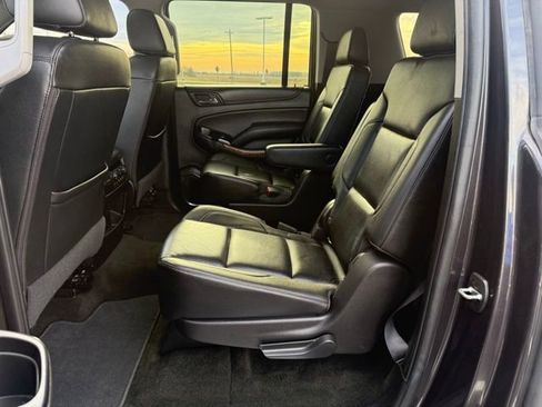 Used 2018 Chevrolet Suburban Premier image 35