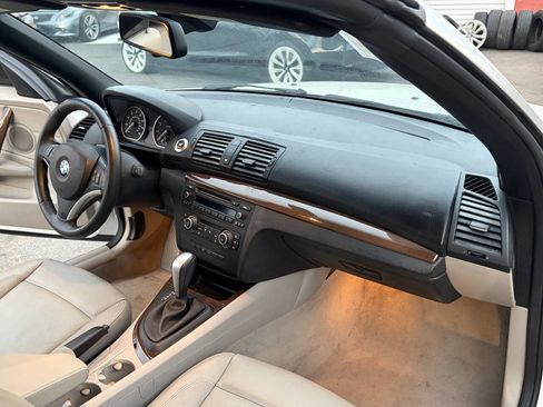 Used 2011 BMW 128i Convertible image 10