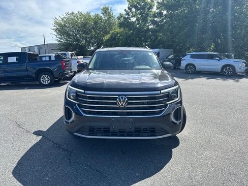 Used 2024 Volkswagen Atlas SE AWD/4WD image 2