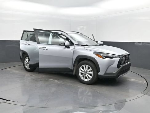 Used 2024 Toyota Corolla Cross LE FWD image 35