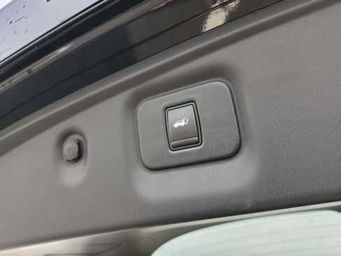 Used 2019 INFINITI QX60 Luxe w/ Essential Package image 16