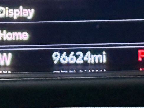 Used 2021 GMC Yukon XL SLT image 31