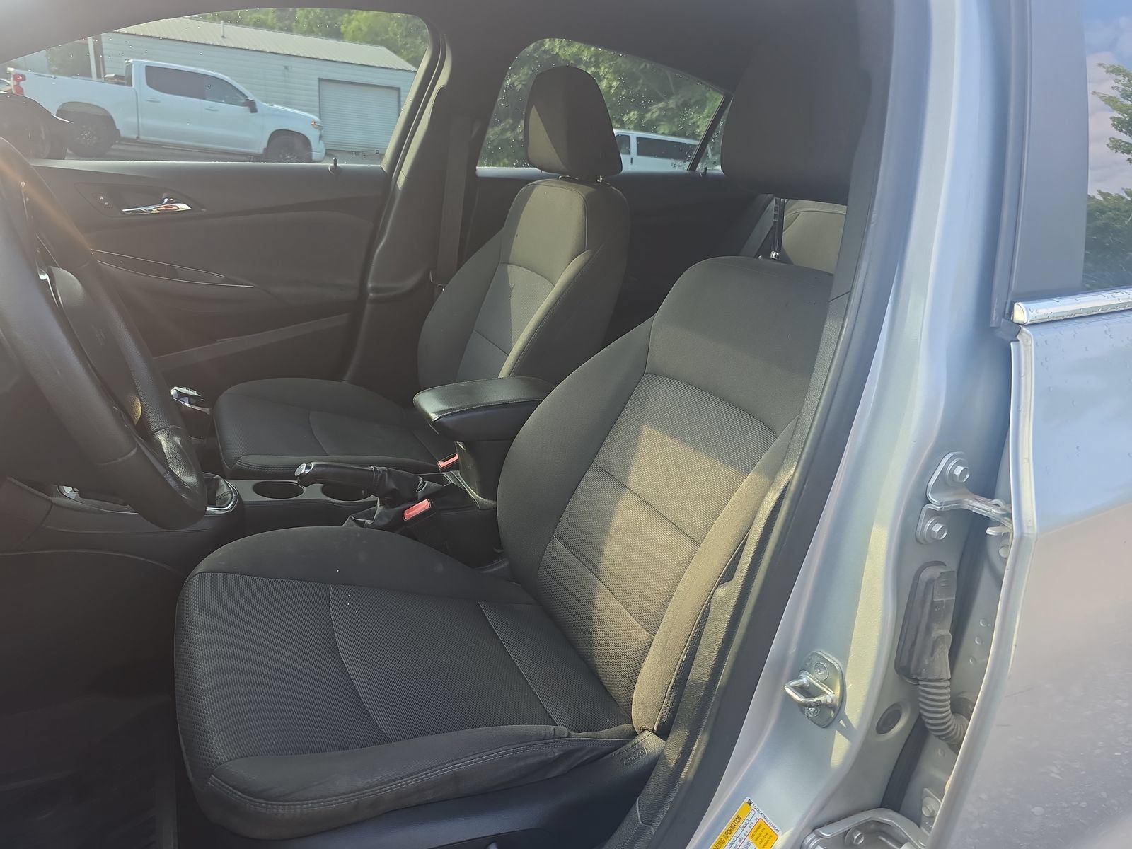 Used 2018 Chevrolet Cruze LT w/ Convenience Package FWD image 14
