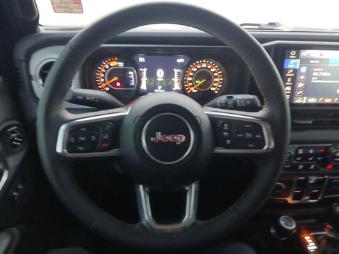 Used 2024 Jeep Wrangler Sahara image 17