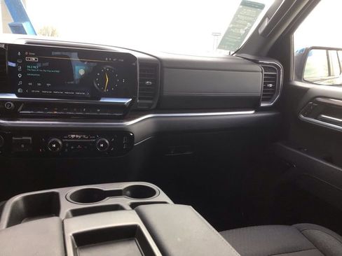 Used 2025 Chevrolet Silverado 1500 LT image 13