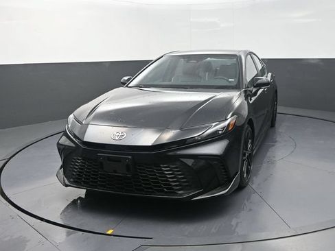 Used 2026 Toyota Camry SE FWD image 2