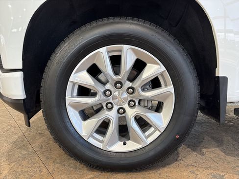 Used 2022 Chevrolet Silverado 1500 Custom image 10