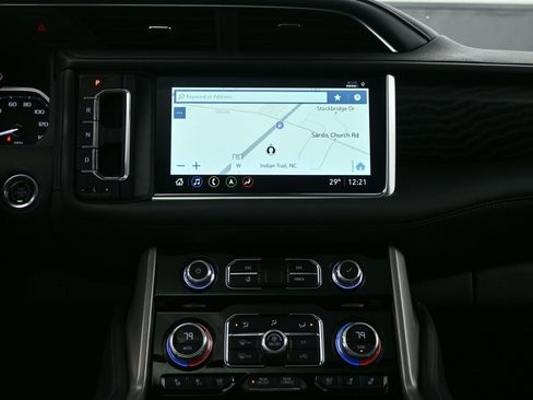 Used 2021 GMC Yukon Denali w/ Denali Premium Package image 20