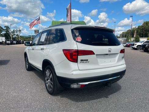 Used 2017 Honda Pilot Touring image 7
