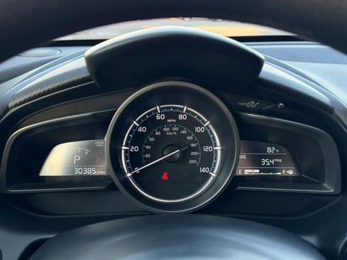 Used 2019 Toyota Yaris LE FWD image 33