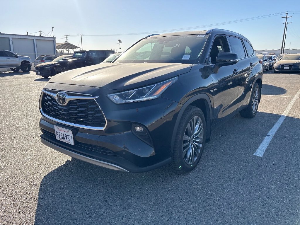 Used 2022 Toyota Highlander Platinum AWD/4WD image 1