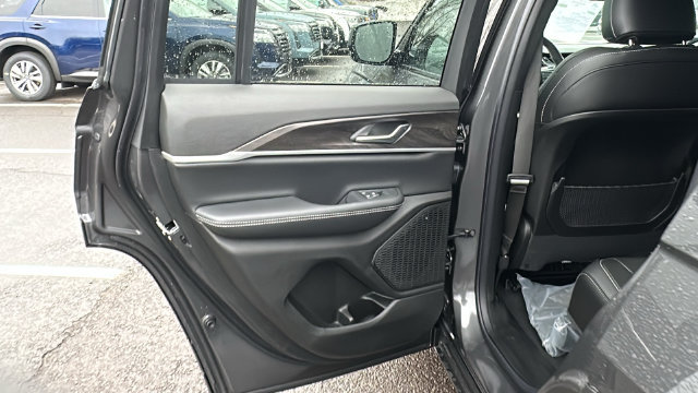 New 2026 Jeep Grand Cherokee Altitude AWD/4WD image 21