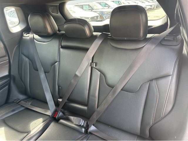 Used 2023 Jeep Compass Trailhawk AWD/4WD image 17