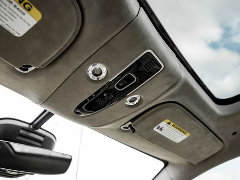 Used 2021 Aston Martin DBX image 22