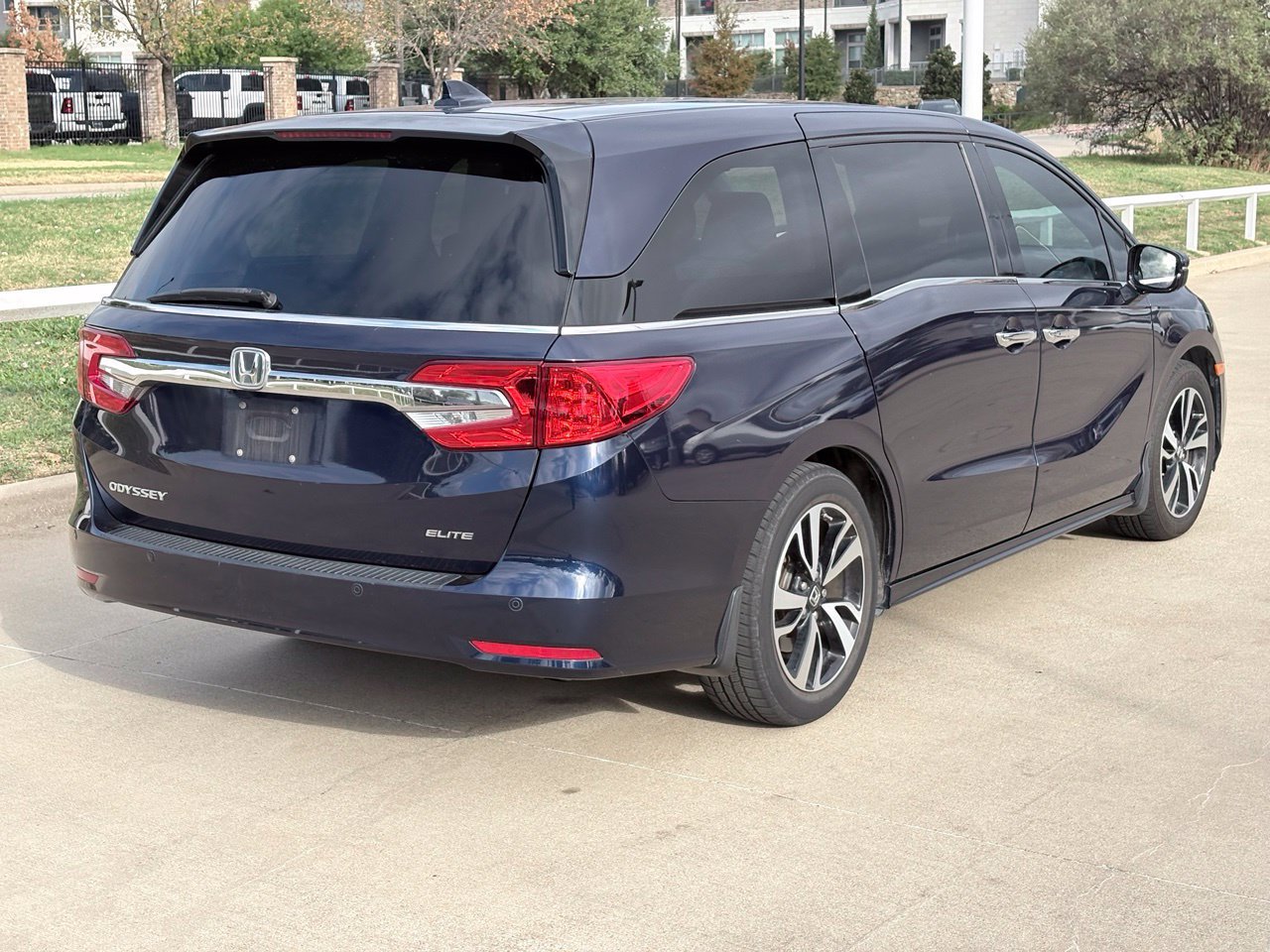 Used 2019 Honda Odyssey Elite image 4