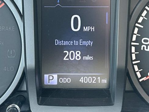 Used 2020 Toyota Tacoma SR AWD/4WD image 28