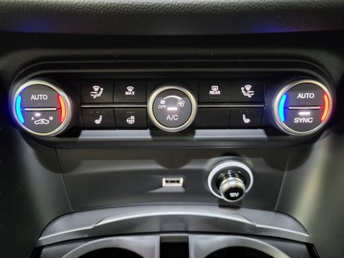 New 2025 Alfa Romeo Stelvio Sprint AWD/4WD image 33
