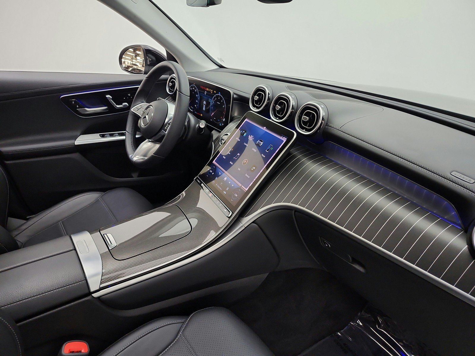 Used 2024 Mercedes-Benz GLC 300 image 22