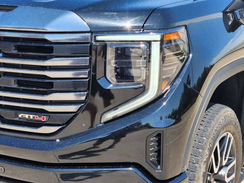 Used 2023 GMC Sierra 1500 AT4 w/ AT4 Premium Package AWD/4WD image 9