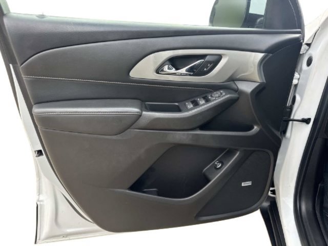 Used 2021 Chevrolet Traverse RS FWD image 23
