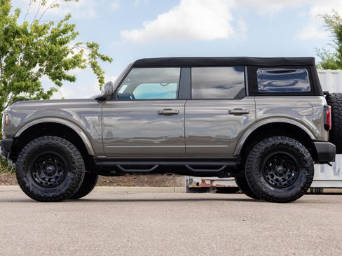 Used 2025 Ford Bronco Outer Banks AWD/4WD image 6